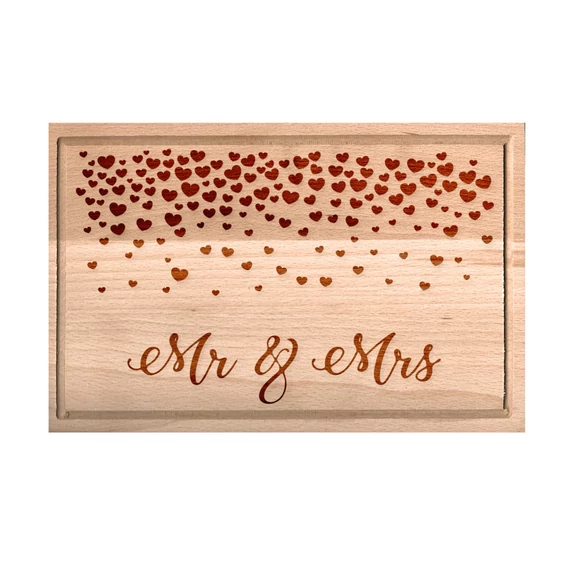 Mr. és Mrs. szívecskés vágódeszka - nagy, Mr. és Mrs. szívecskés vágódeszka - nagy