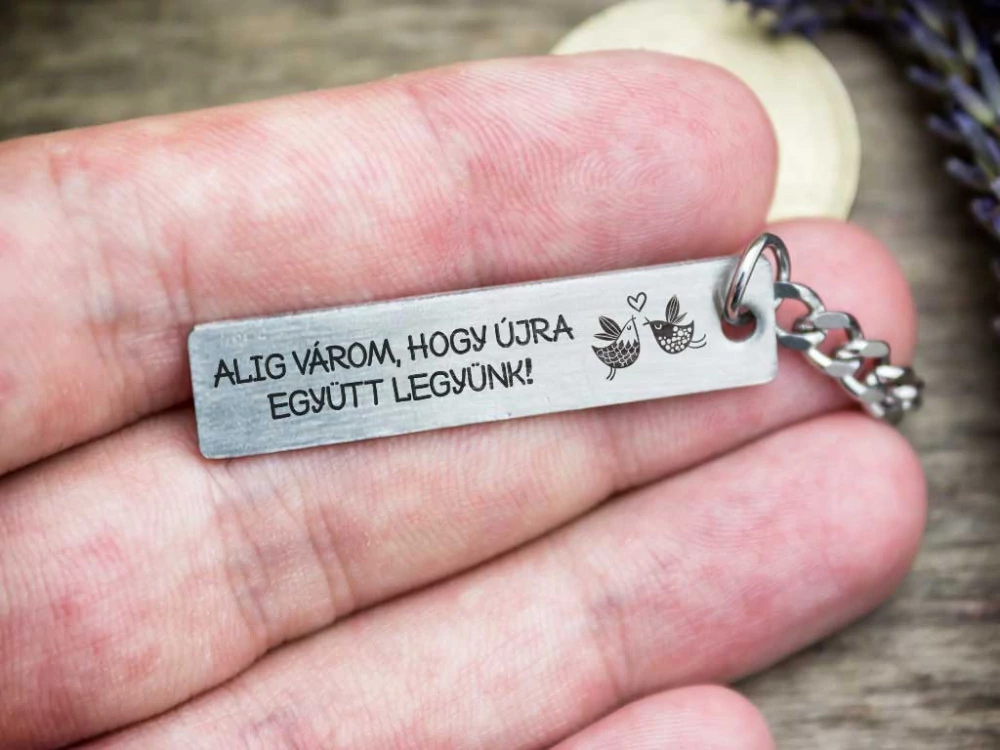 Újra együtt acél medálos kulcstartó